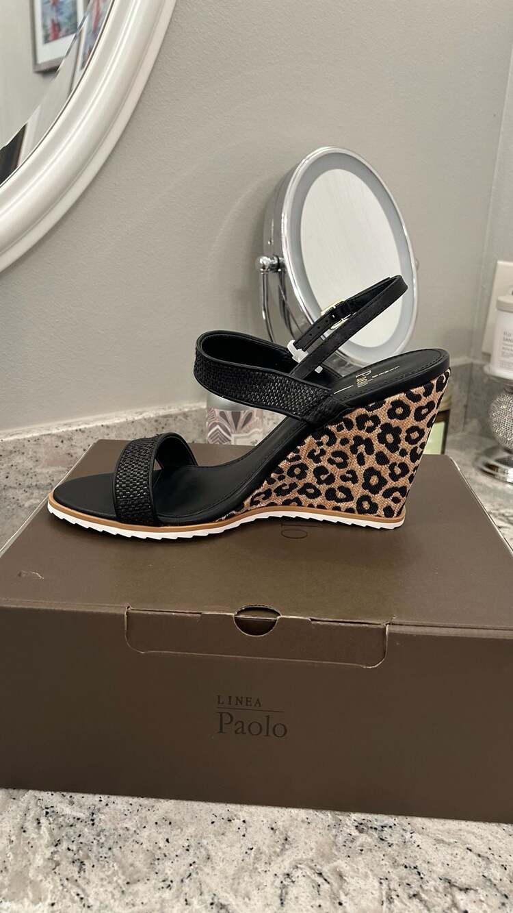 Linea Paolo Edith-L Wedge Sandal Size 9 M Black Woven Leopard